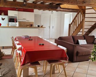 Gîte La Basse-Cour tout confort à la ferme - Aix-Villemaur-Pâlis - Dining room