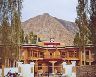 Togochey Boutique - Leh - Building