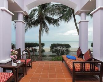 موين سينتري بيتش ريزورت آند سبا - Mũi Né - شرفة مرصوفة