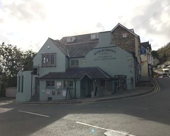 Rose and Crown - Goodwick - Building