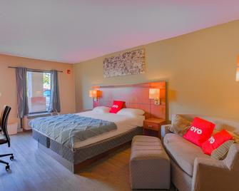 OYO Hotel Brownsville Tn I-40 - Brownsville - Bedroom