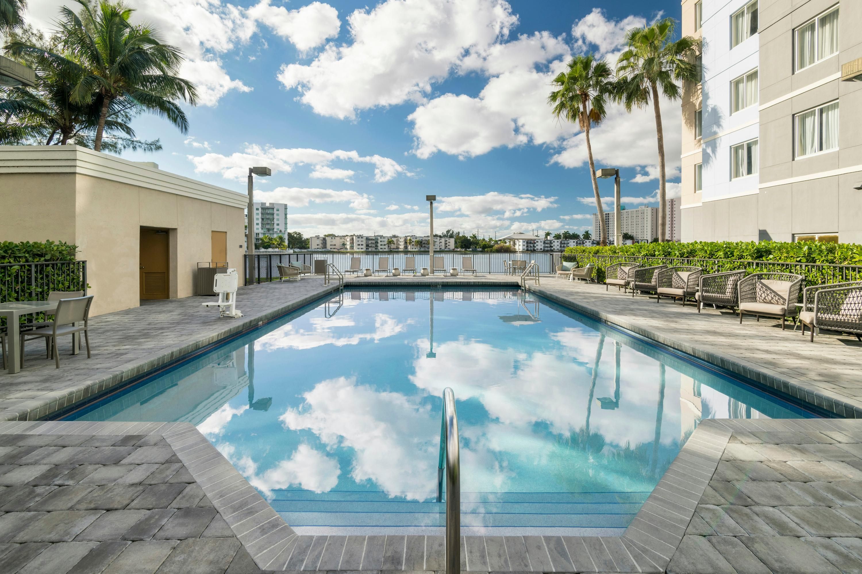 Homewood Suites by Hilton Miami - Airport/Blue Lagoon - Miami - Pool