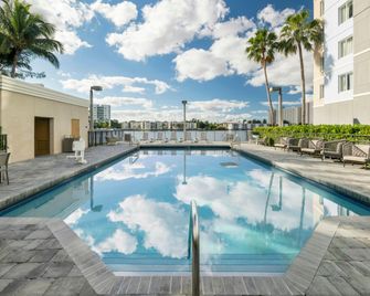 Homewood Suites by Hilton Miami - Airport/Blue Lagoon - Miami - Piscina