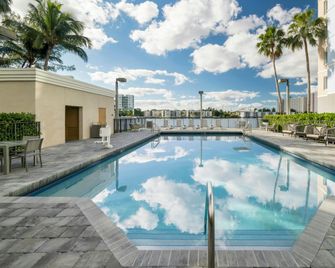Homewood Suites by Hilton Miami - Airport/Blue Lagoon - Miami - Pool