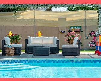 Underwater Voyage: Heated Pool, Arcade, more! - Garden Grove - Pool