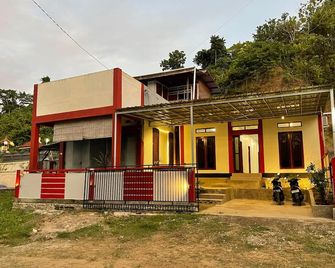 Rara Guest House Raja Ampat - Waisai - Edifício