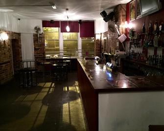 The Queens Head - Ashby-de-la-Zouch - Bar