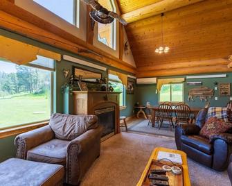 Outlaw Inn - Hill City - Wohnzimmer