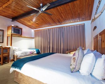 At The Woods Guest House - Stormsrivier