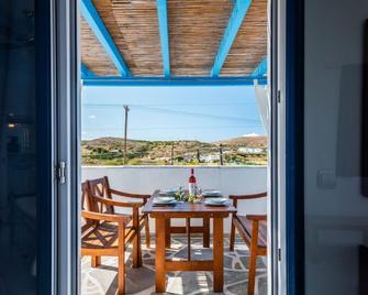 Heliovasilema Studios - Plaka - Balcony