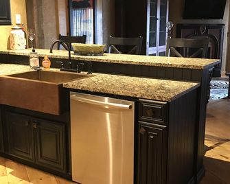 Gorgeous Escape-No Steps/gravel, PWC Lift-Lakefront by Kinderhook/Golf/ballpark - Camdenton - Cocina