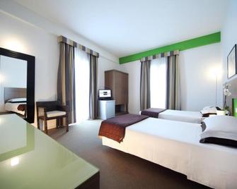 Hotel Trieste - Rimini - Bedroom