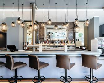 Premier Inn Lübeck City Centre - Lübeck - Bar