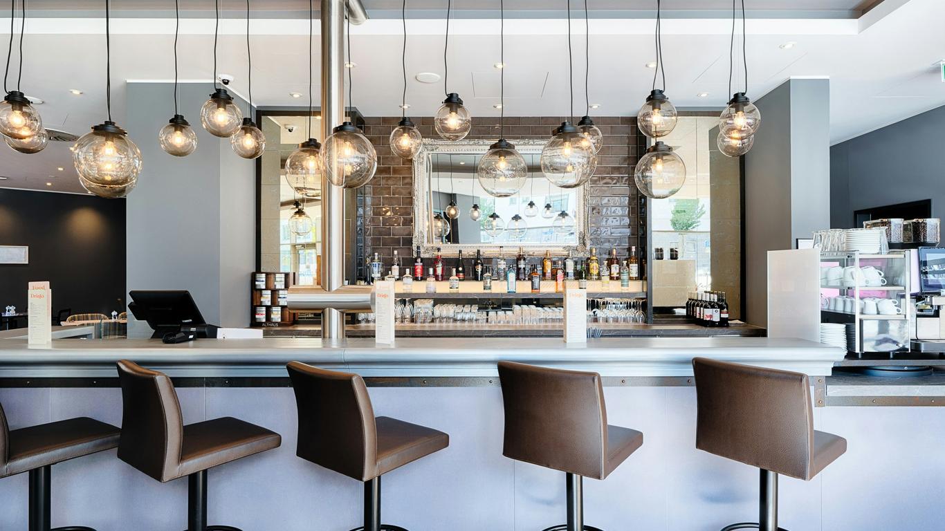 Premier Inn Lübeck City Centre