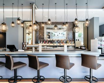 Premier Inn Lübeck City Centre - ליבק - בר