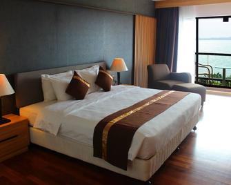 Batam View Beach Resort - Batam - Schlafzimmer