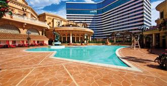 托斯卡納塔佩普密爾賭場溫泉度假特色酒店 - 雷諾 - 里諾 - 游泳池