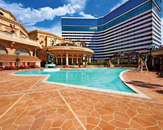 托斯卡納塔佩普密爾賭場溫泉度假特色酒店 - 雷諾 - 里諾 - 游泳池