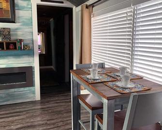 One Of A Kind! Eclectic And Shabby Chic!! - Sequim - Dining room
