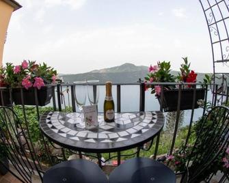 B&B Carpe Diem vista lago - Castel Gandolfo - Balcone