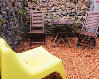 Sleep in the Clouds! The Haiku Hut... - Wentworth Falls - Patio
