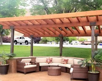 مواب فالي إن - موآب - شرفة مرصوفة