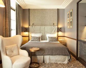 Hôtel Thérèse - Paris - Bedroom