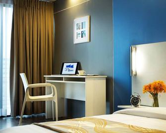 Pillows Hotel - Cebu City - Bedroom