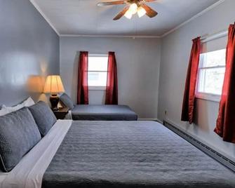 5 minutes from Zoom Flume and 20 minutes from the Ski Resorts - Durham - Habitación