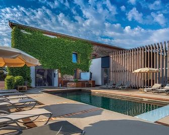 Château de Champlong Table Hôtel Golf & Spa - Villerest - Piscine