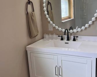 Newly remodeled 1-bedroom apartment with AC in charming Vincennes - Vincennes