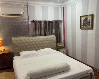 Charming 1-bedroom house in lovely Koh Kong Province with AC, WiFi - Krong Khemara Phoumin - Chambre