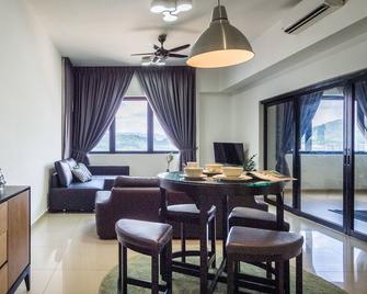 Encorp Strand Residences at Kota Damansara - Kota Damansara - Dining room
