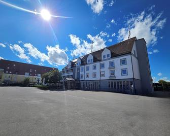 Hotel Krone - Königsbrunn - Gebäude