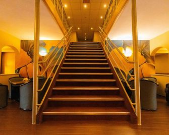 Aquamarina Hotel Visegrád - Budapest - Escaleras