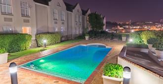 Town Lodge Bellville - Cape Town - Pool