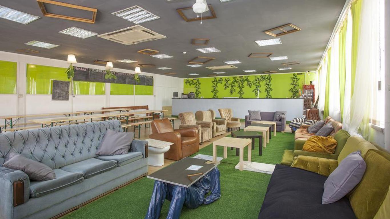 Urban Garden Hostel