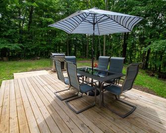 Private Kayak Launch and Zip Line Near the Dunes - Chesterton - Patio