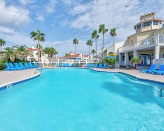Beachside Oasis with a Pool, Hot Tub, & Fitness Center. Steps from the Beach - Chapman Ranch - Pool