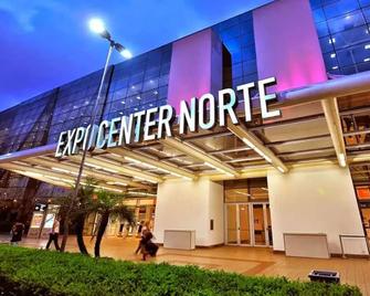 Ap Expocenter - Até 5 Hospedes - São Paulo - Edifício