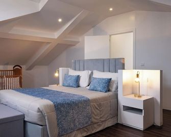 Snuggly Corner by Trip2Portugal - Figueira da Foz - Bedroom