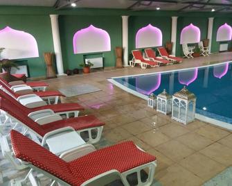 Hotel Bats - Petrich - Piscina