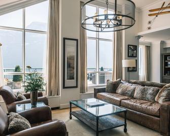 ريمروك بإنفاف، إمبليمز كوليكشن - بانف - غرفة معيشة