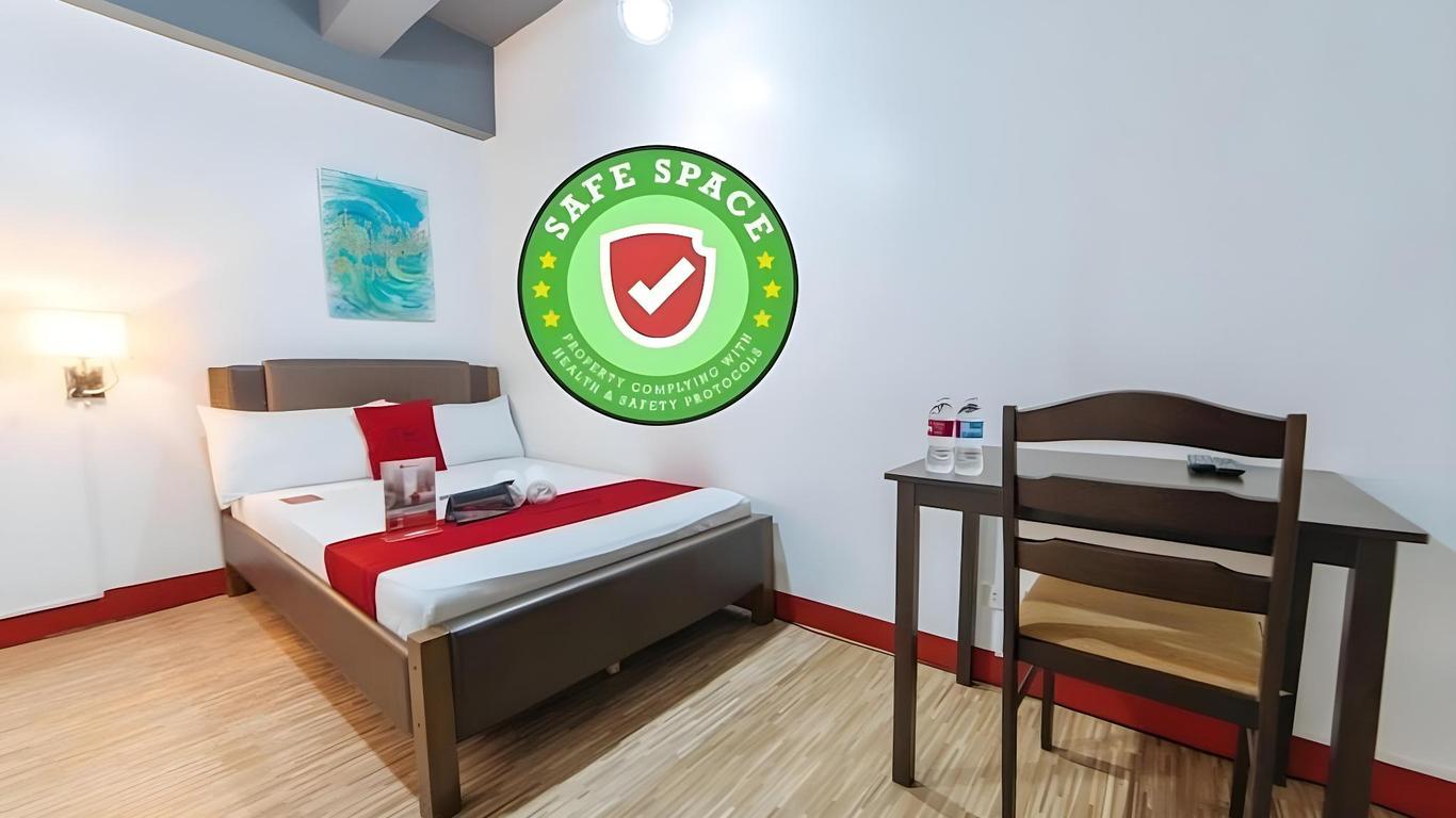 RedDoorz Near Quirino Station