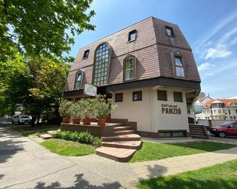 Belvárosi Panzió - Siofok - Edificio