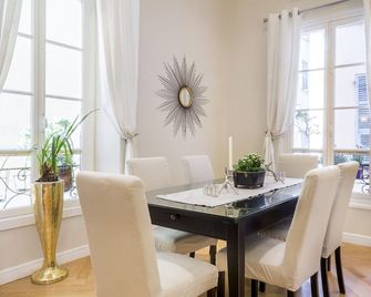 Sunlight Properties - Cristal - Old Town area, 3 Bedrooms, stunning Nice holiday rental apartment - Nice - Dining room