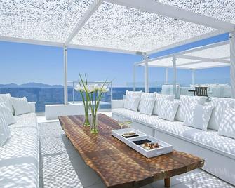 Dimitra Beach Hotel & Suites - Agios Fokas - Sala de estar