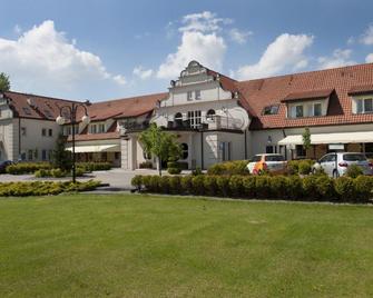 Hotel Wityng - Ślesin - Budynek