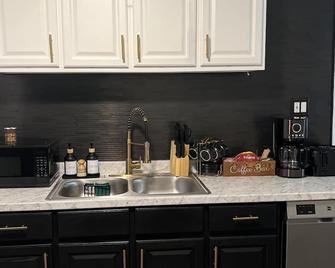 Peaceful Living - Hazleton - Kitchen