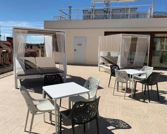 Hotel Villa de Aranda - Aranda de Duero - Balcony